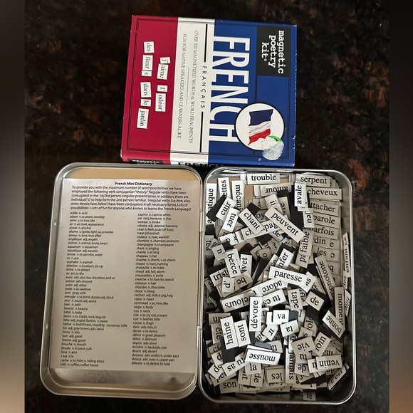Magnetic Poetry Kit - French - Picture 3 of 3